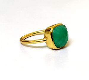 Bague en pierre chrysophrase plaquée or de haute qualité dernière conception bague en pierres précieuses faite à la main Style classique avec anneau en laiton en métal de base - Product Image 1