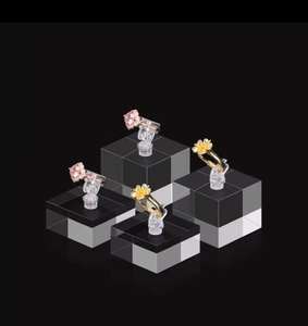 Premium acrílico cuadrado pulido rectángulo pantalla bloque soporte elegante anillo joyería presentación para venta al por menor moderna Personal - Product Image 3