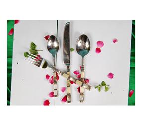 Cuillère de service en acier inoxydable avec poignée en nacre - Product Image 1