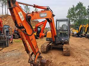 Gran oferta, excavadora hidráulica sobre orugas Doosan DH55 usada, DH55 de segunda mano con bomba y componentes de núcleo de rodamiento, el mejor precio - Product Image 3