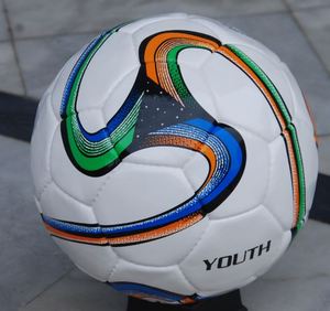 Ballon de football professionnel de haute qualité avec logo personnalisé, 32 panneaux, durable, haute rétention d'air, matériau PU/PVC, vessie en caoutchouc, taille officielle - Product Image 1