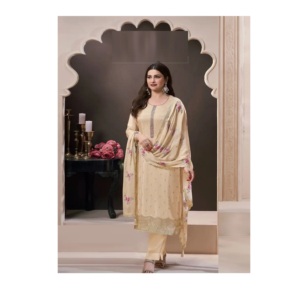 Design unique Trendy & Modern Chic dans la tradition Costumes de Salwar pakistanais élégants disponibles à un prix abordable - Product Image 1