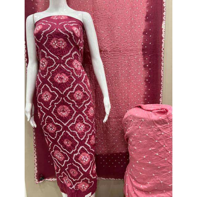 สีแดงม่วง