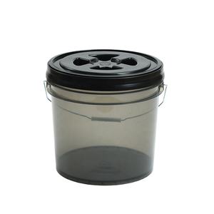 Seau en plastique transparent de couleur verte 13 L 14L avec poignée en métal - Product Image 3