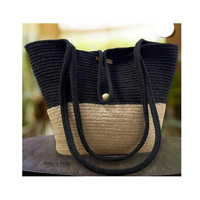 Tas Trendy The Wild Dune Day Bag, anyaman tangan dari rumput laut alami, rafia & rotan dengan tekstur organik yang menarik.