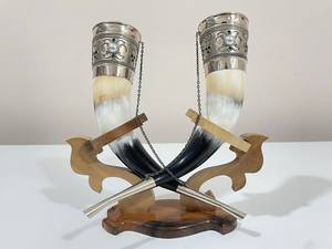 Tazas de Cuerno Natural Vikingas de Materiales Ecológicos para Beber Cerveza y Vino con Correas de Cuero Envueltas en el Cuerno y Decoración para el Hogar - Product Image 4