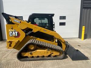 Chargeuse compacte sur pneus Cat 966H d'occasion, modèle 2023, avec composants essentiels de moteur et de pompe, à vendre - Product Image 3