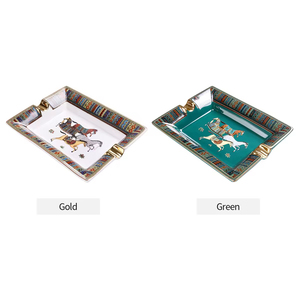 8-Inch High-End Europese Elegante Vierkante Paardenpatroon Keramische Asbak Met <span class=keywords><strong>2</strong></span> Deksels Glanzende Grote Groef Voor Gebruik Binnenshuis - Product Image 5