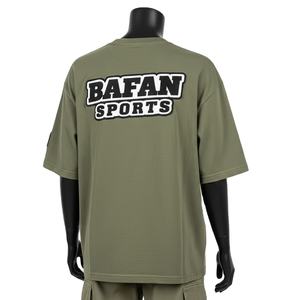 Camiseta Boxy para Mujer de Algodón y Poliéster Jersey Grueso Color Oliva Estilo Urbano con Logotipo Bordado en Chenille - Product Image 2