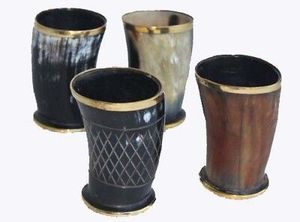 Cuerno para Beber Vikingo Nórdico Tallado a Mano, Copa de Cuerno de Búfalo Real con Ágata, Apto para Reventa en Tiendas de Mead y Vikingas - Product Image 3