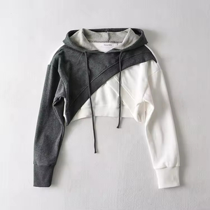 เสื้อฮู้ดครอปท็อปผู้หญิงแบบกำหนดเองสำหรับฤดูหนาว พร้อมโลโก้ด้านหน้า คุณภาพระดับมืออาชีพ ผลิตจากผ้าโพลีเอสเตอร์/คอตตอนบุซับในแบบถัก - Product Image 5