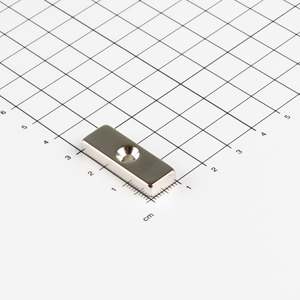 Magnete a blocco in neodimio 30x10x5mm con recessione conica - Product Image 1