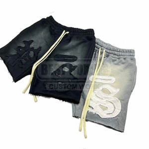 Short en jean pour homme avec accents déchirés et coupe classique pour vêtements urbains, short décontracté pour homme vieilli - Product Image 2