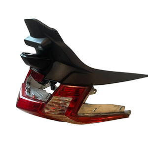 Plaque d'immatriculation et cadre arrière, feu arrière et garde-boue avec support de plaque d'immatriculation d'origine pour moto KYMCO 300 2011 - Product Image 4