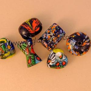 Grosses perles de verre teinté anciennes et anciennes, idéales pour les créateurs de bijoux et les magasins de perles. - Product Image 3