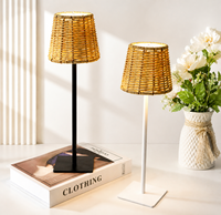 Lampe de table en rotin sans fil rechargeable à double couche tressée style bohème avec variateur tactile 3 niveaux pour chevet, patio et restaurant
