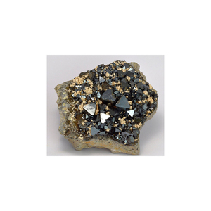 Minerai de fer magnétaire de haute qualité certifié, en vente - Product Image 2