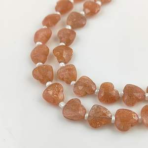 Fournisseurs indiens de brin de perles en forme de coeur de pierre de soleil - Product Image 1