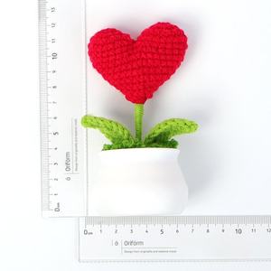 Bouquet de cœurs en crochet fait main – Adorable petite décoration, cadeau pour enseignants et amis – Artisanat textile et tissu fini - Product Image 4
