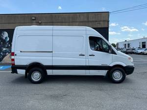 Conduite à gauche et à droite, Dodge Sprinter 2500 2500 3 portes 144 pouces, modèle 2008, d'occasion Fourgons utilitaires WB Cargo Van à vendre - Product Image 2