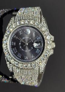 Esfera negra personalizada Pantalla analógica Tono dorado plateado Missanite Reloj de diamantes Movimiento automático Banda de números romanos Premium - Product Image 3