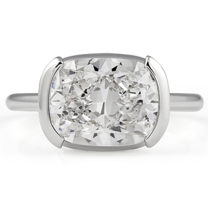 Anillo de Diamantes de Lujo con Diamante de Laboratorio de 3.54 Quilates, Corte Cojín, Engaste Invisible en Bisel - Product Image 1