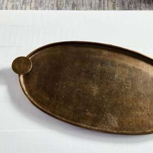 Plateau de service rond en laiton en métal de conception antique faite à la main pure avec finition polie en métal doré pour servir la nourriture aux fruits - Product Image 4