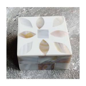 Caja de Monedas Cuadrada de Nácar de Piedra India Hecha a Mano, 2x2x1 Pulgadas, Gama de Precios Baja, Para Bodas y Decoración del Hogar - Product Image 1