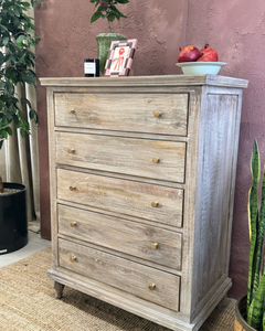 Coffre à 5 tiroirs en bois de manguier Tallboy naturel avec finition blanchie à la chaux - Product Image 3