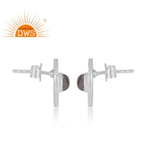 Boucles d'oreilles clous en argent sterling oxydé avec pierre précieuse naturelle Tanzanite, motif floral, fabricant de bijoux personnalisés - Product Image 4