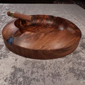 ที่เขี่ยบุหรี่ไม้แบบกำหนดเองพร้อมการออกแบบที่เป็นส่วนตัวเหมาะสำหรับเป็นของขวัญขององค์กรและการสะสมส่วนตัว - Product Image 1