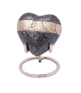 Urne souvenir moderne petit coeur avec support urnes gravées pour cendres de bébé souvenirs de coeur de haute qualité souvenir de coeur en laiton - Product Image 2