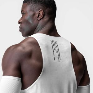 Camiseta sin mangas de rendimiento ligero para hombre: perfecta para correr, gimnasio y entrenamientos de alta intensidad - Product Image 4