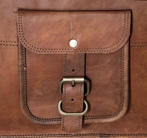 Sac messager tendance en cuir véritable unisexe Grand sac vintage pour ordinateur portable avec logo personnalisé Cadeau voyage bureau pour homme - Product Image 2