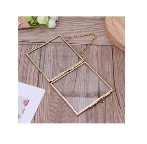 Cadre photo en métal décoratif de haute qualité avec des embellissements vintage complexes pour capturer et afficher des souvenirs - Product Image 5