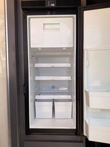 Conversión de Camper 2021 Sprinter 2500 Thor Tranquility 4x4, Motor Turbodiésel V6 - Product Image 5