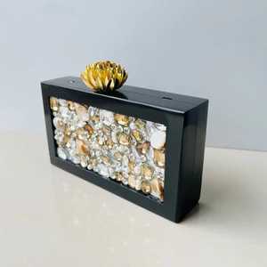 Bolso de mano de resina de alta calidad y diseño de primera calidad para bolsos de mujer de India - Product Image 3