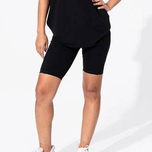 Conjunto de ropa deportiva personalizada para mujer, Top corto y pantalones cortos de 2 piezas, logotipo bordado, ropa de entrenamiento de secado rápido, fabricado en Pakistán 2025 - Product Image 4