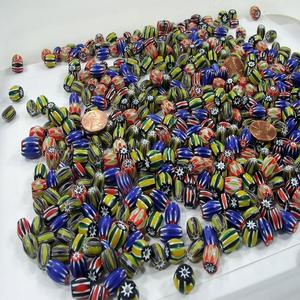 Perles de commerce vénitien pour la fabrication de bijoux 4mm et 8mm perles de verre de cristal rayé motif Chevron perles de tube de cristal au chalumeau en vrac - Product Image 4