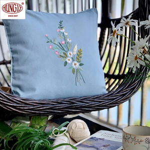 Almohada de Algodón 100% con Bordado Floral y Animal en Varios Colores para Decoración del Hogar, Cojín Elegante que Realza el Diseño Interior - Product Image 6