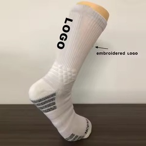 Calcetines deportivos acanalados unisex con logotipo de algodón de tubo medio, calcetines personalizados para mujer, fabricante de Pakistán, impresión digital al por mayor - Product Image 6