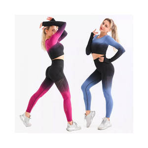 Combinaisons de yoga athlétiques de course à pied OEM ODM, ensembles de leggings de yoga pour femmes en 2 pièces, respirants, en élasthanne/polyester, longueur genou, logo personnalisé - Product Image 3