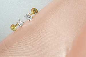 ต่างหูทองคำแท้ (มีให้เลือก 10k-14k-18k) ต่างหูเพชร งานหมั้น ทรงกลมสีขาว คัตติ้งบริลเลียนท์ หรูหรา - Product Image 2