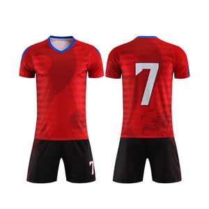 Uniforme de Fútbol para Hombre, Nuevo, Económico, a la Moda, de Alta Calidad, Transpirable, de Manga Corta, con Colores y Logotipo Personalizados - Product Image 1
