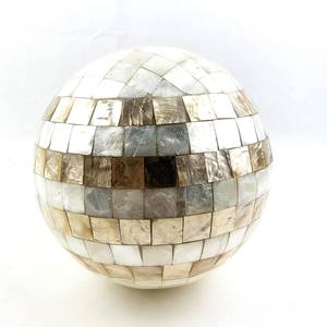 Artesanías Premium mosaico madre de perla bola decorativa MOP bolas tamaños y colores personalizables EXPORTACIÓN DE Vietnam - Product Image 2