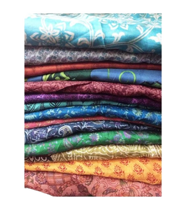Tissu de sari en soie vintage recyclé, matière de sari indien pour la confection de robes, artisanat ethnique, kimono, peignoir, vente en gros, hiver - Product Image 2