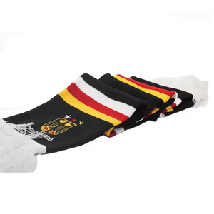 Bufanda de abanico de punto suave y acogedora en colores de equipo con un diseño de rayas sutiles Bufanda de abanico de punto de alta calidad - Product Image 2