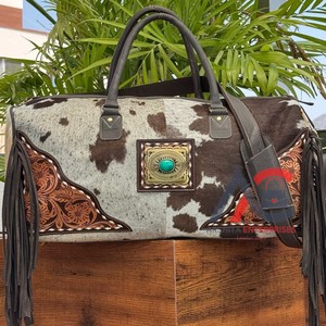 Nouveau design moderne de nuit usiné à la main en cuir à franges sacs de voyage quotidiens bagages sacs de luxe en peau de vache sacs de week-end pour les vacances - Product Image 1