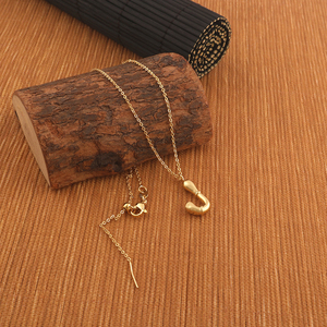 Collar con colgante de letra inicial J de oro, collar de joyería liso metálico retro, collares con letras de burbujas personalizadas chapadas en oro de 18 quilates - Product Image 6