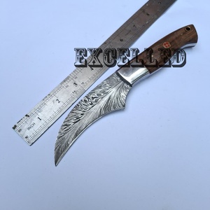 Design personnalisé fait à la main motif de plumes en acier Damas couteau Skinner lame fixe couteau de chasse et de survie couteau d'extérieur - Product Image 5